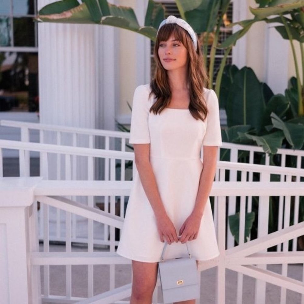 NWT Gal Meets Glam Kylie Soft White Fit & Flare Mini Dress, Size 0